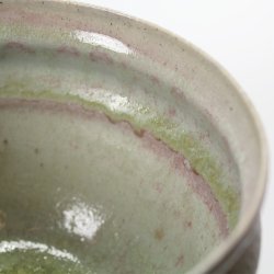 Lysbl med rde strejf